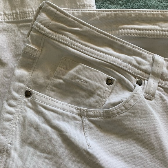 Tommy Bahama White Twill Cropped Jeans - Picture 3 of 6